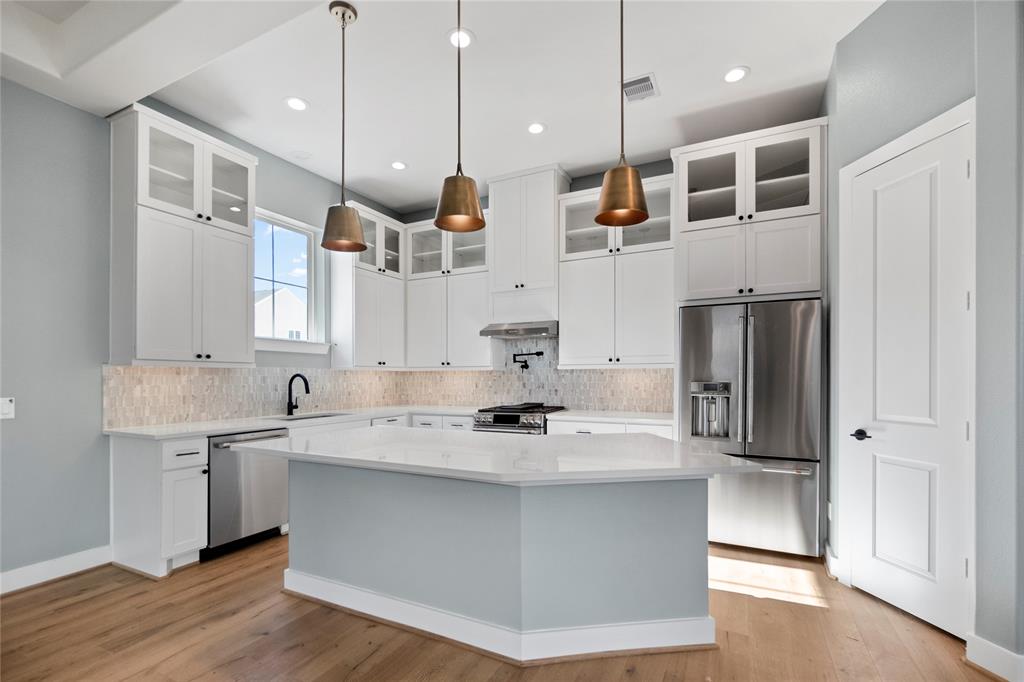 3604 Kensington Gardens Lane