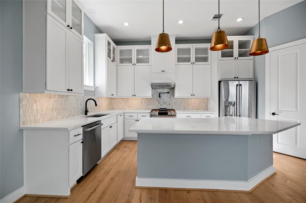 3604 Kensington Gardens Lane