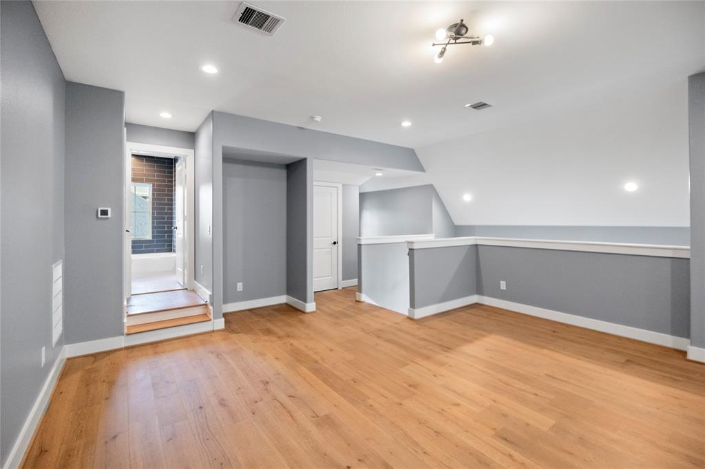 3604 Kensington Gardens Lane