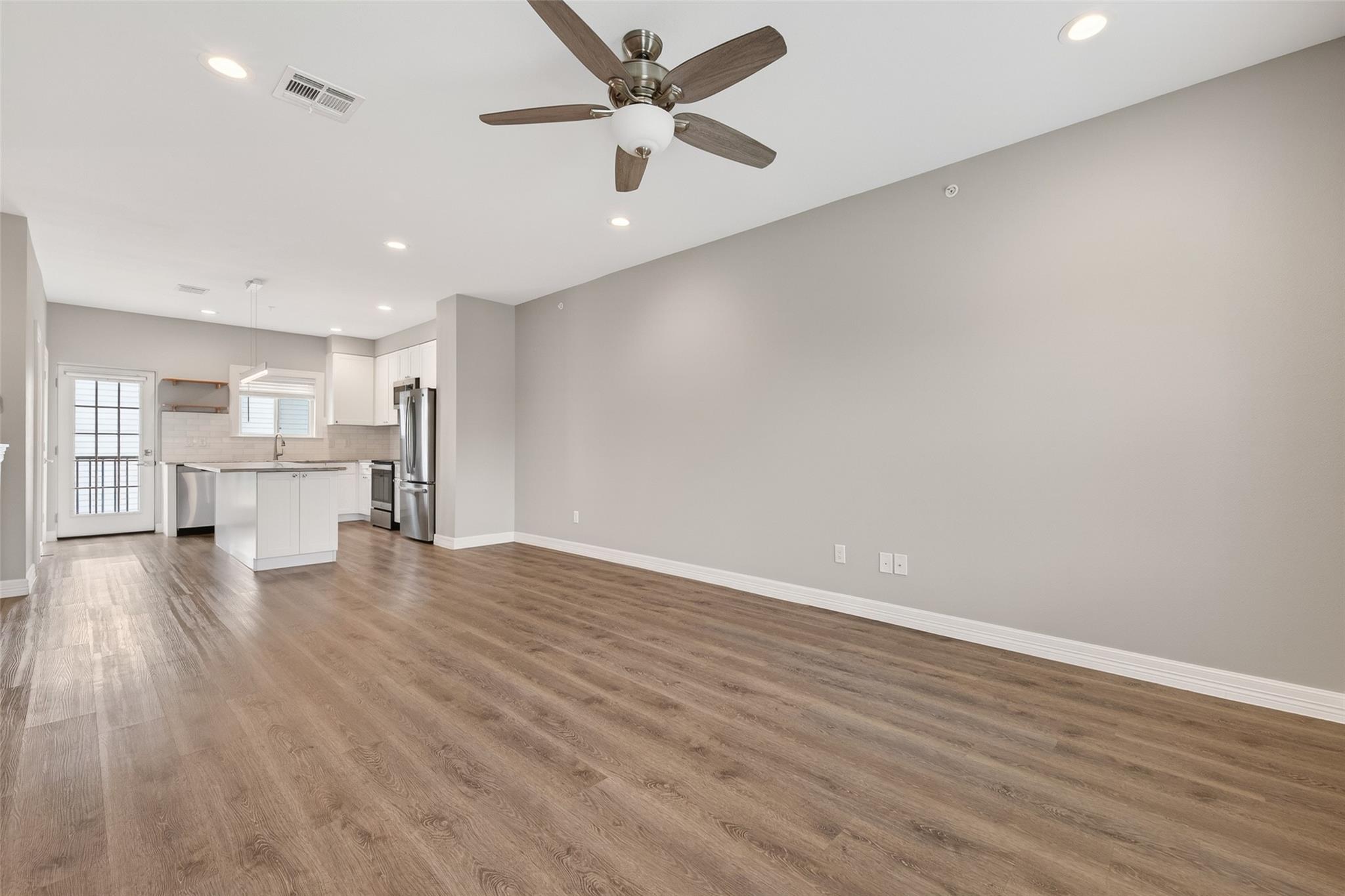 5262 Ella Boulevard # 104