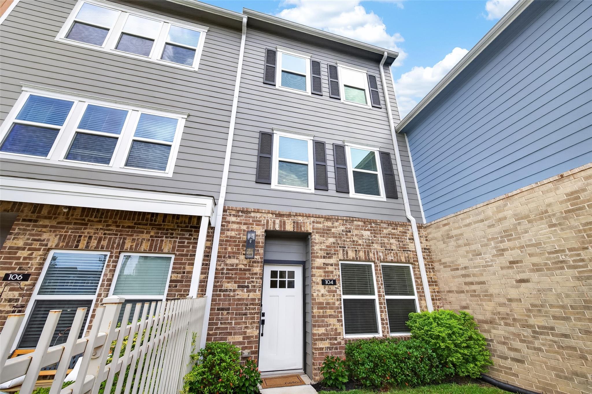 5262 Ella Boulevard # 104
