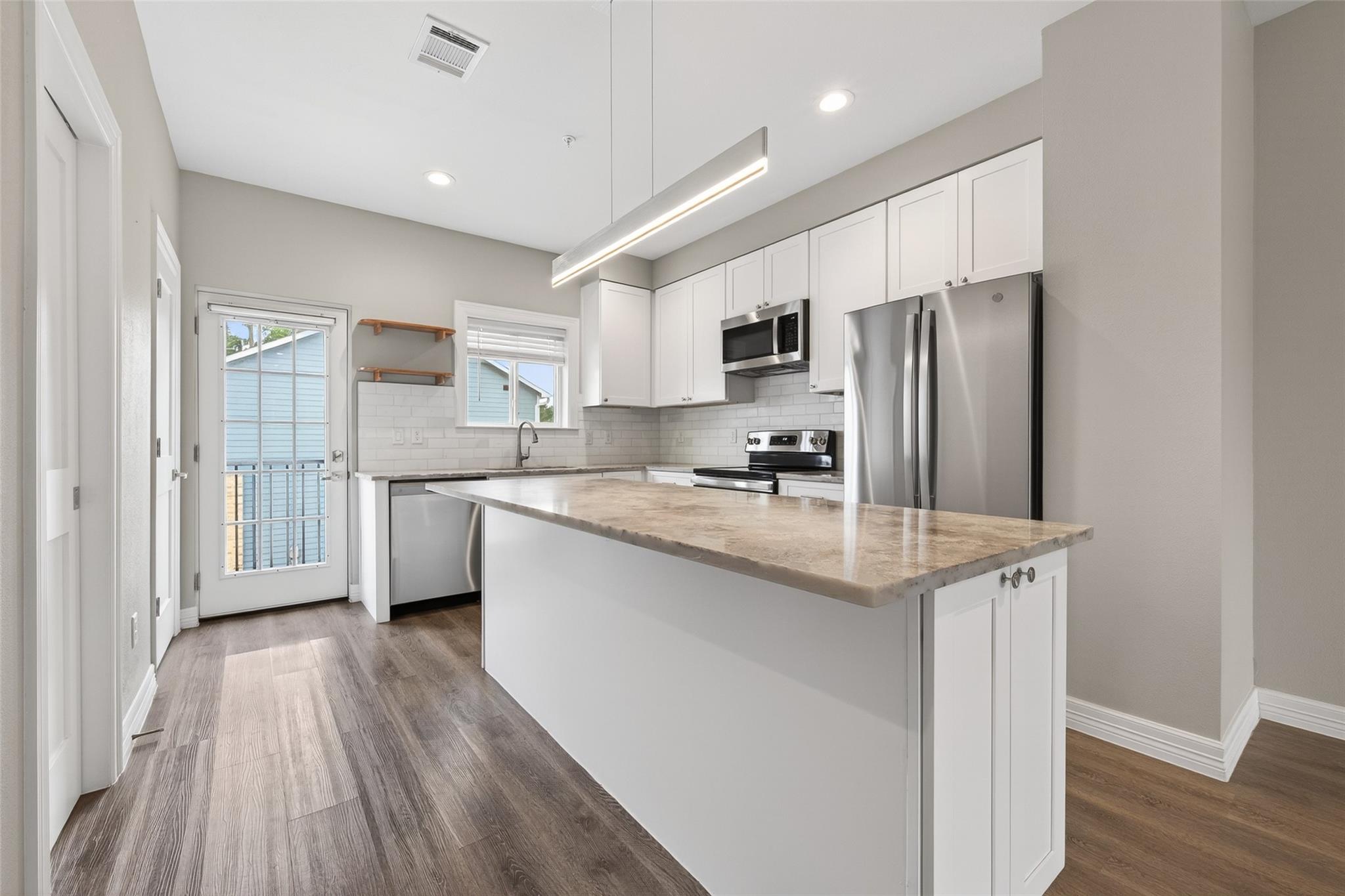 5262 Ella Boulevard # 104