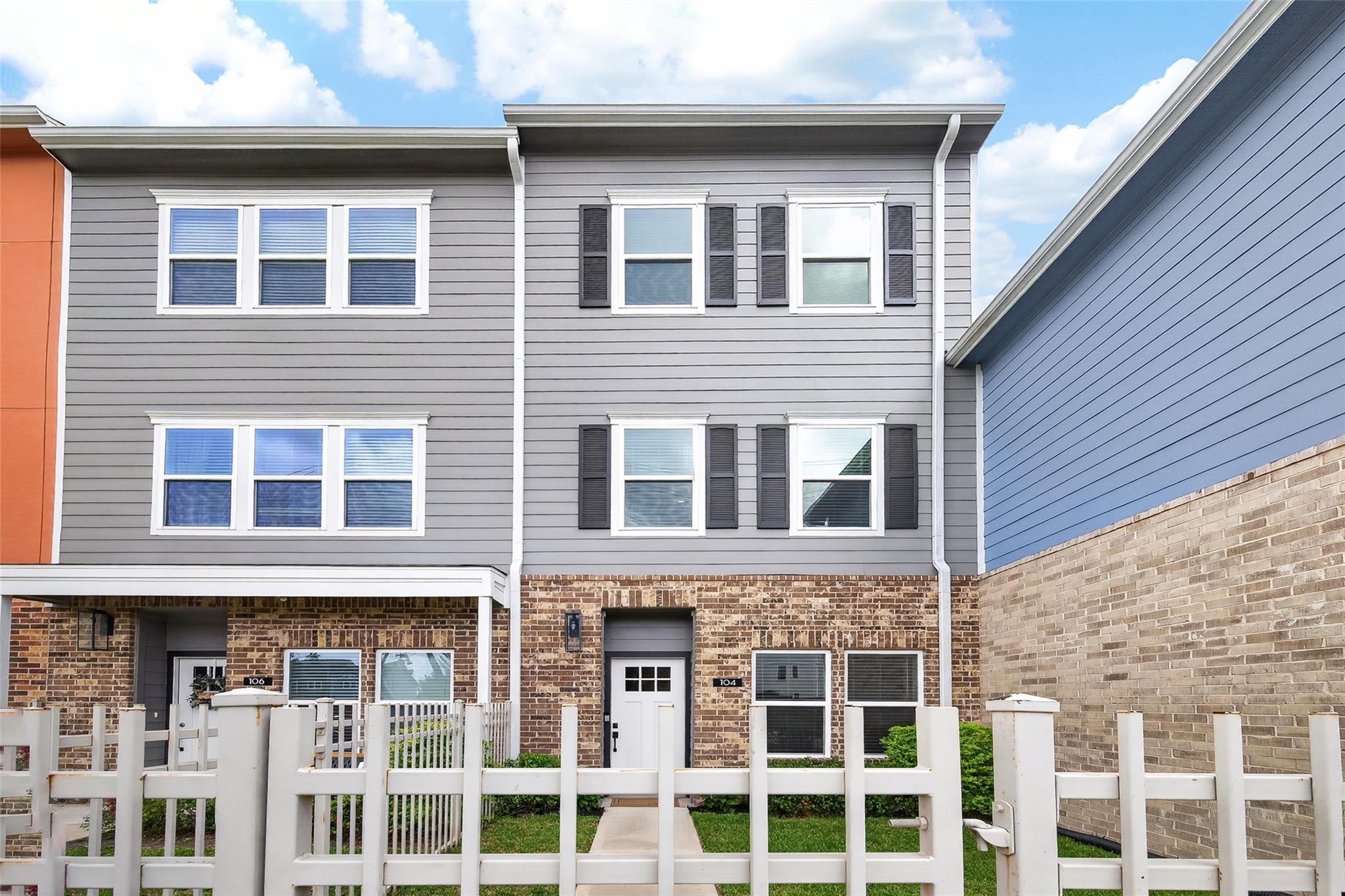 5262 Ella Boulevard # 104