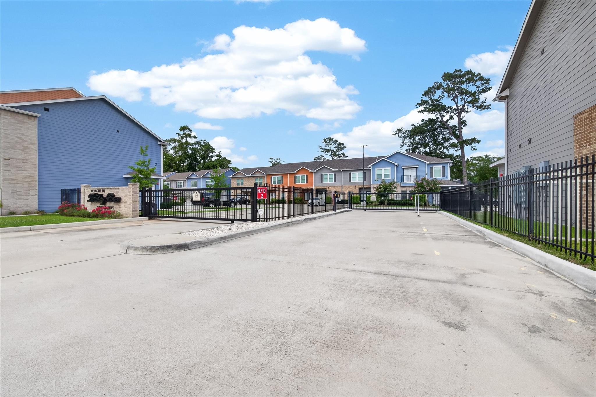 5262 Ella Boulevard # 104