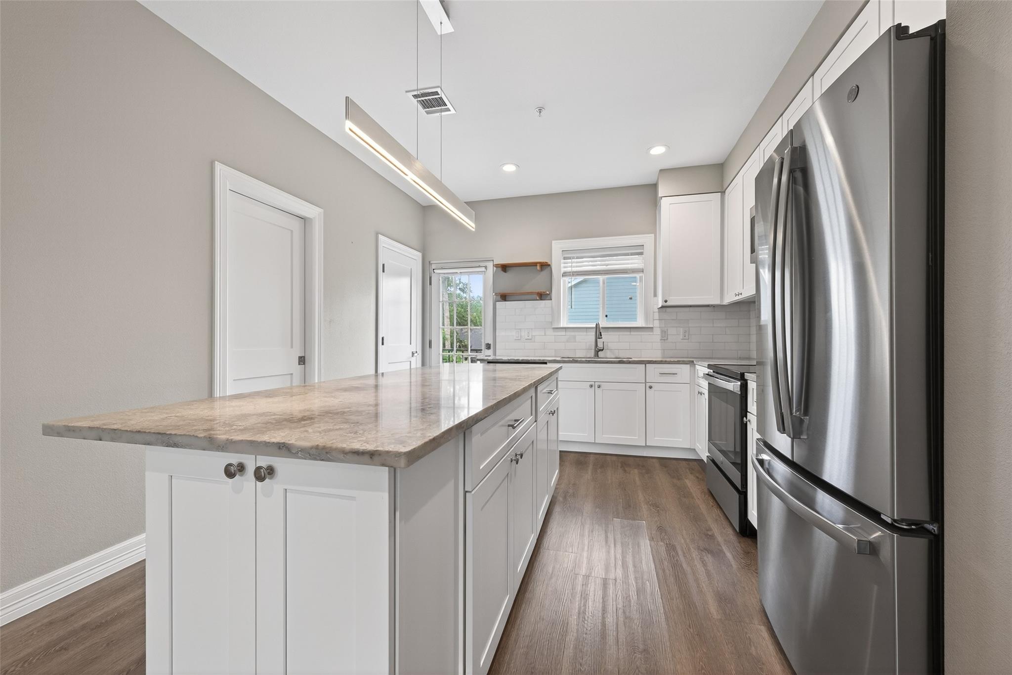 5262 Ella Boulevard # 104