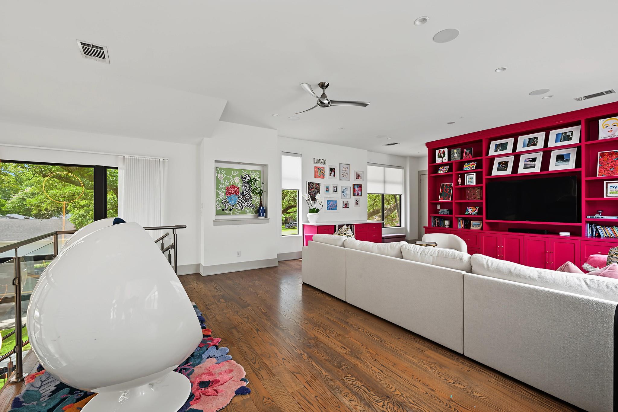 4028 Essex Lane