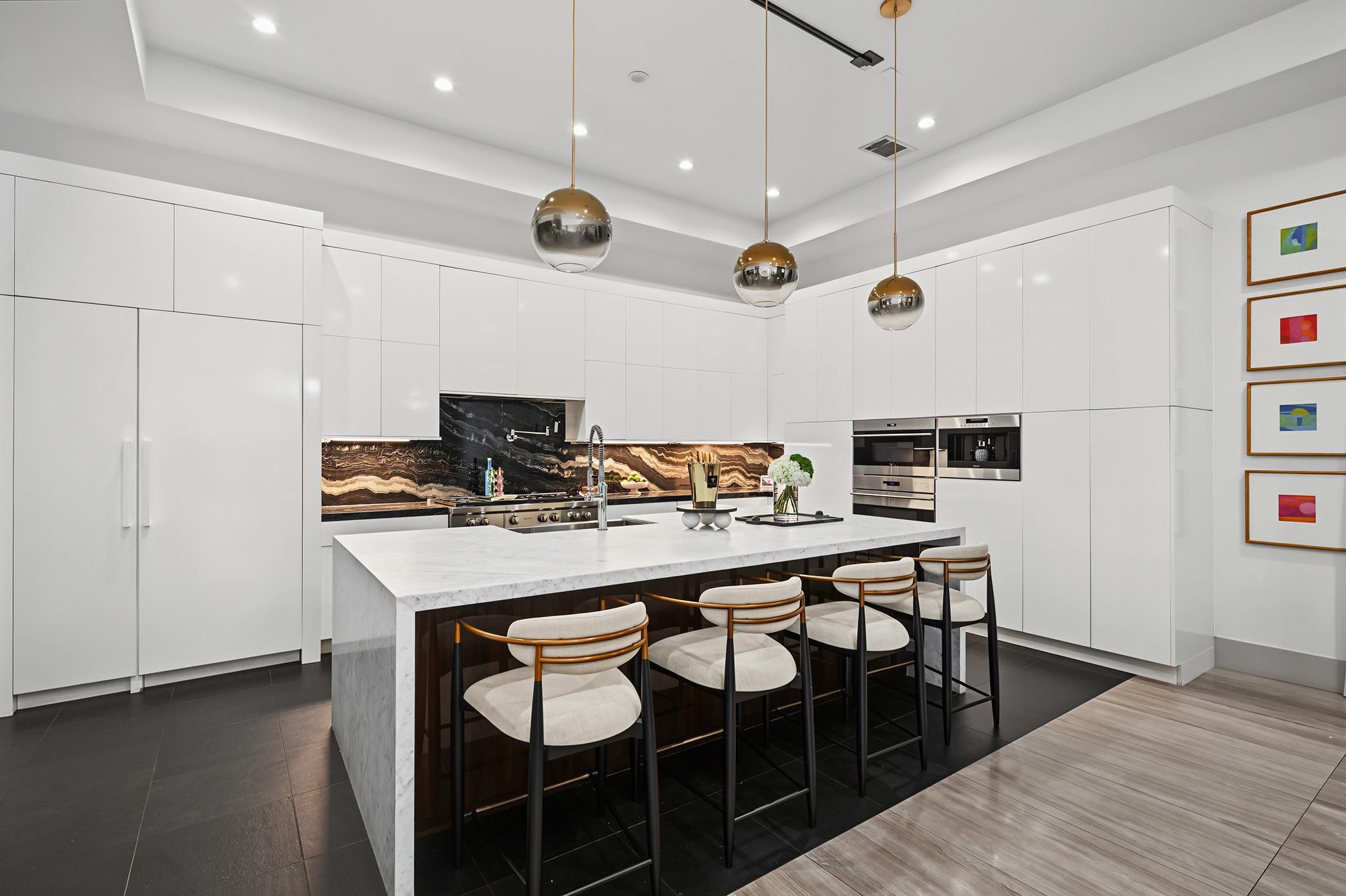 4028 Essex Lane
