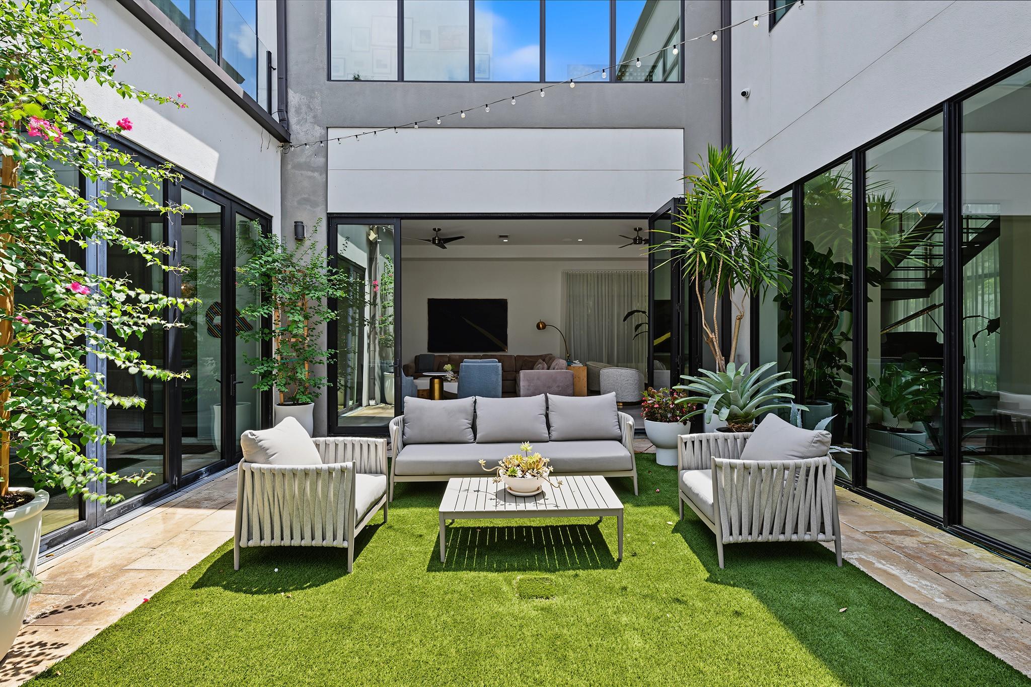 4028 Essex Lane
