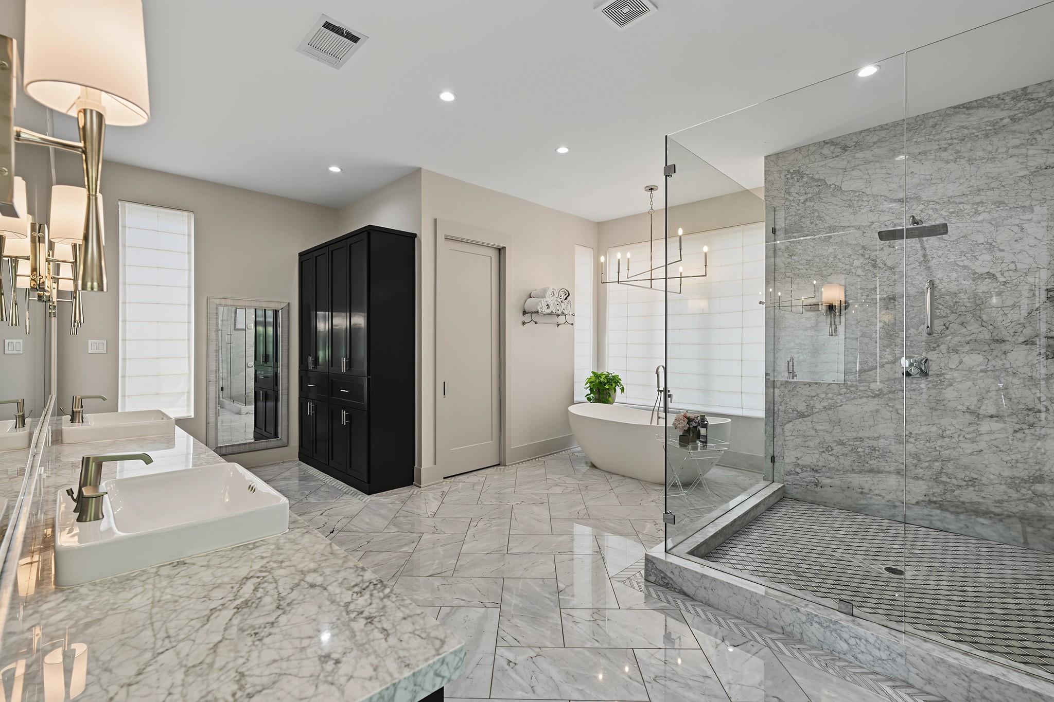 4028 Essex Lane