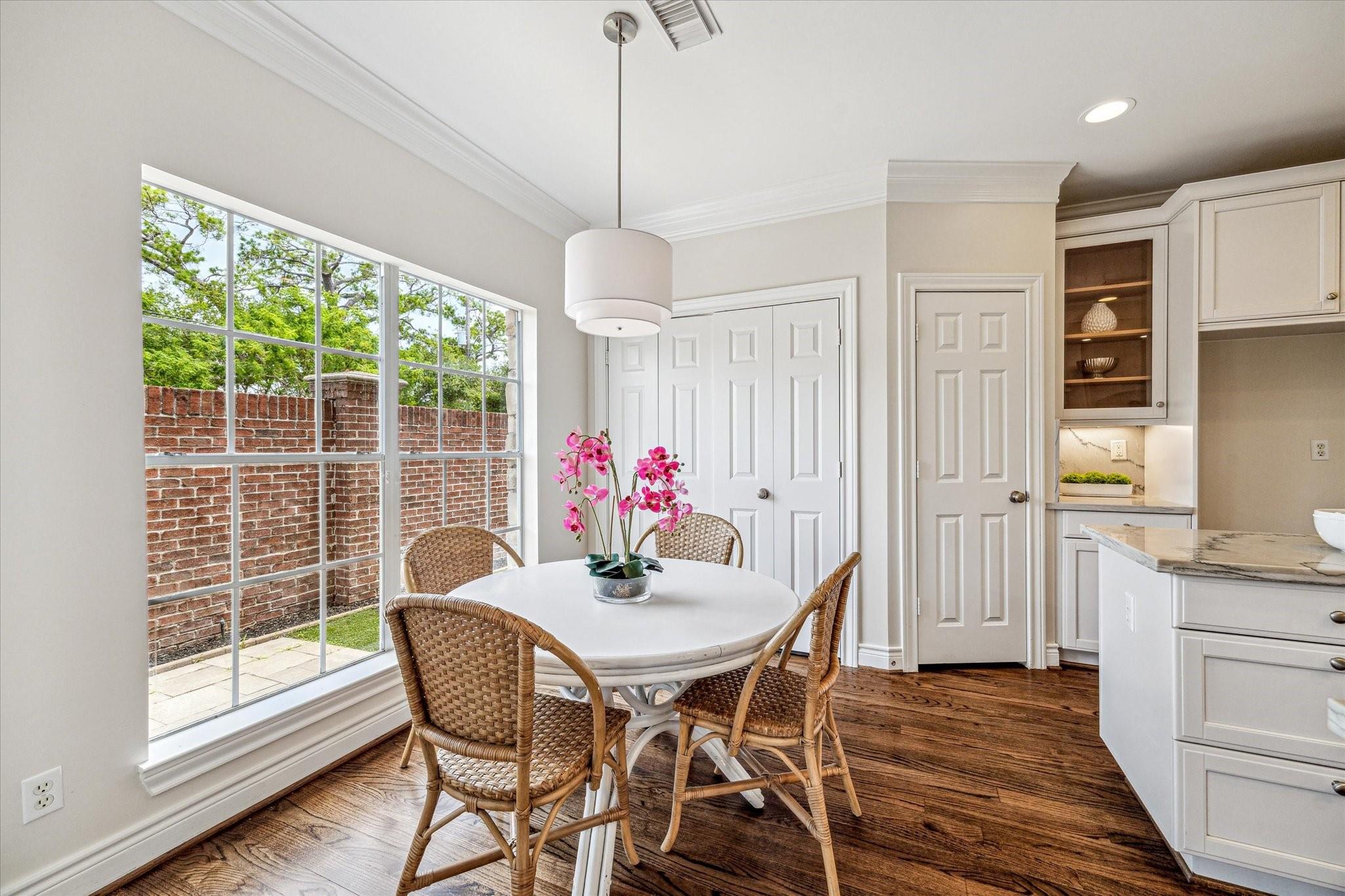 1430 E Hilshire Park Drive