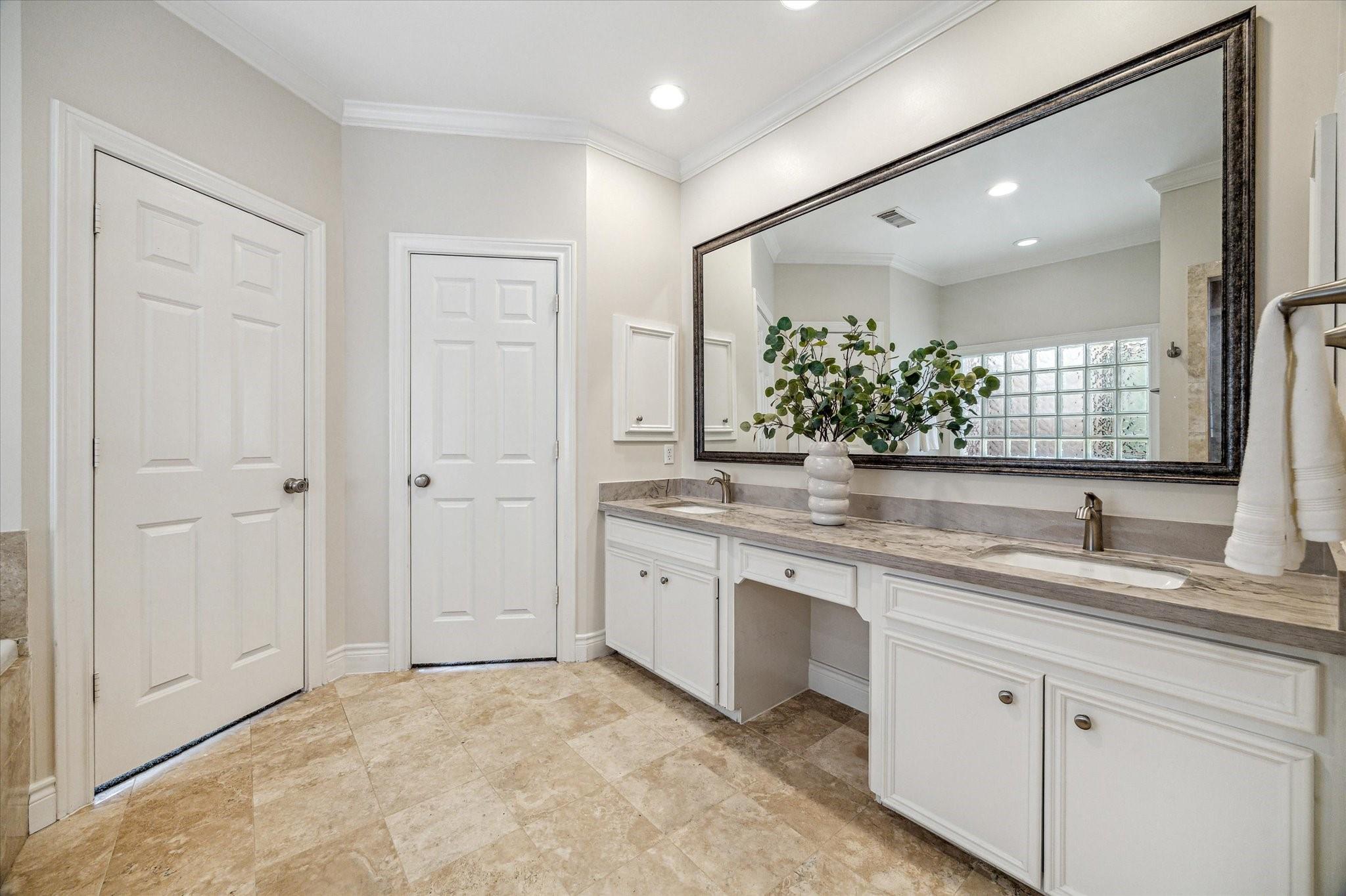 1430 E Hilshire Park Drive