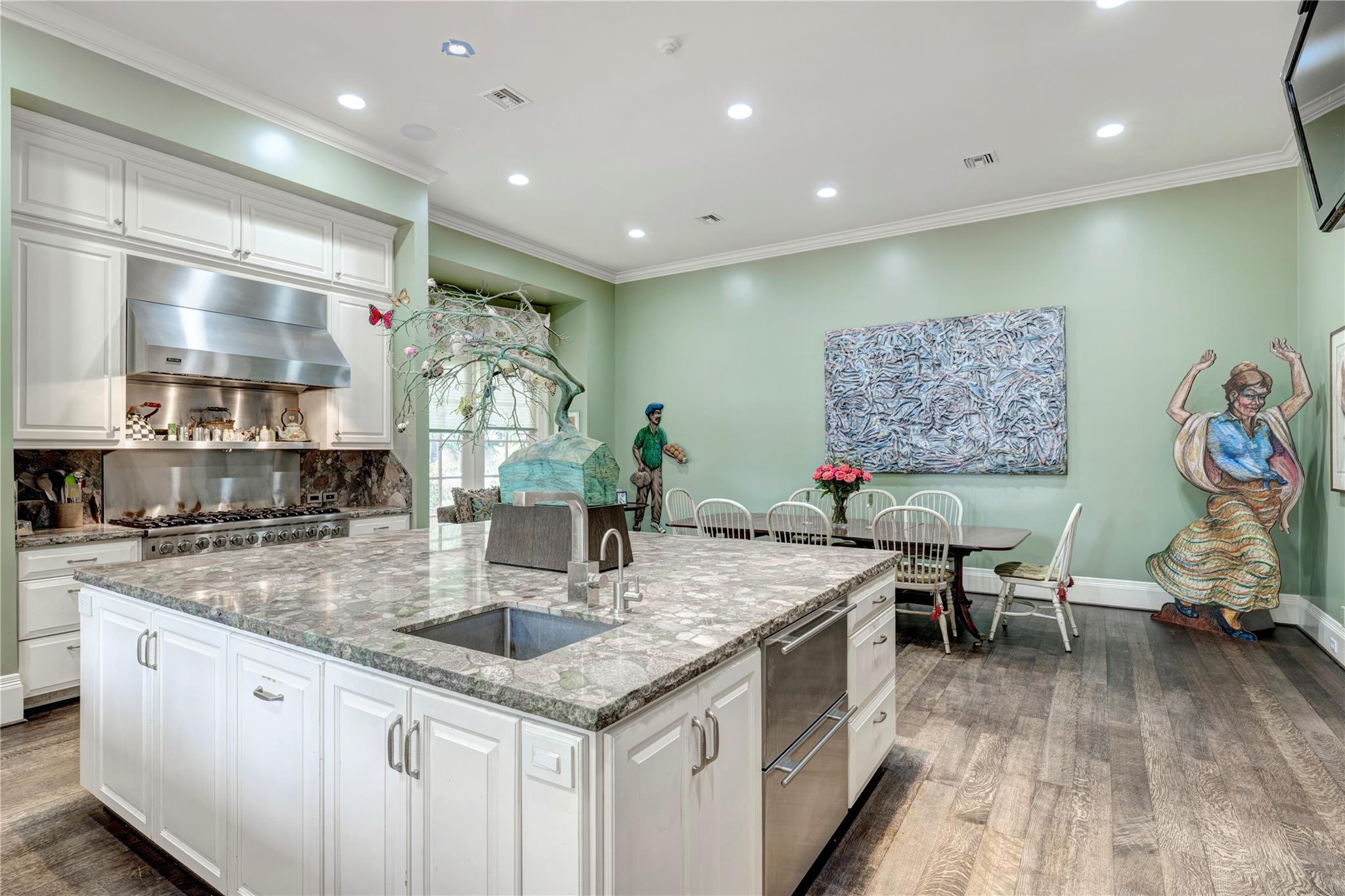 3653 Inverness Drive