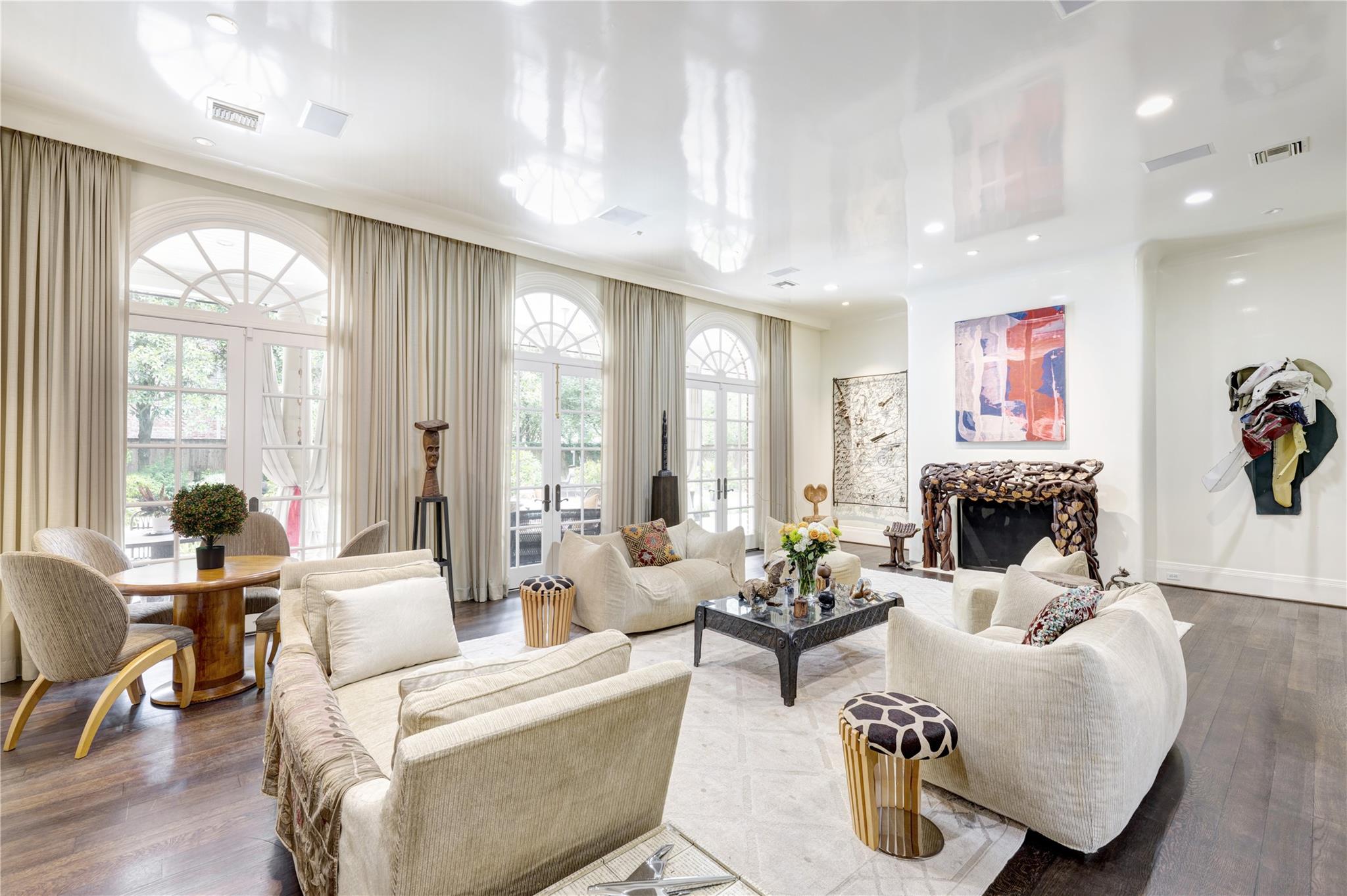 3653 Inverness Drive