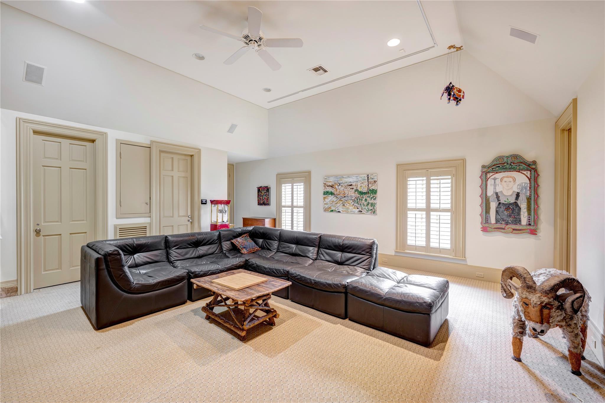 3653 Inverness Drive