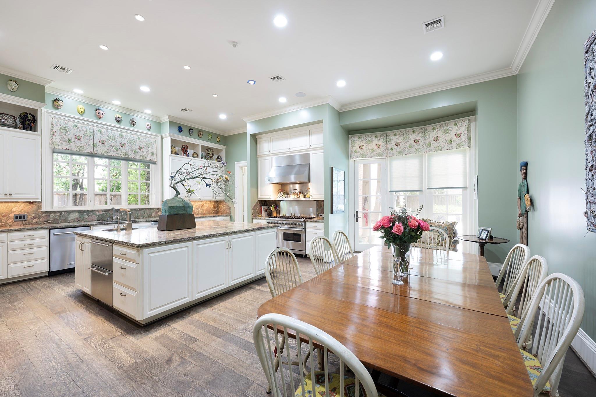 3653 Inverness Drive