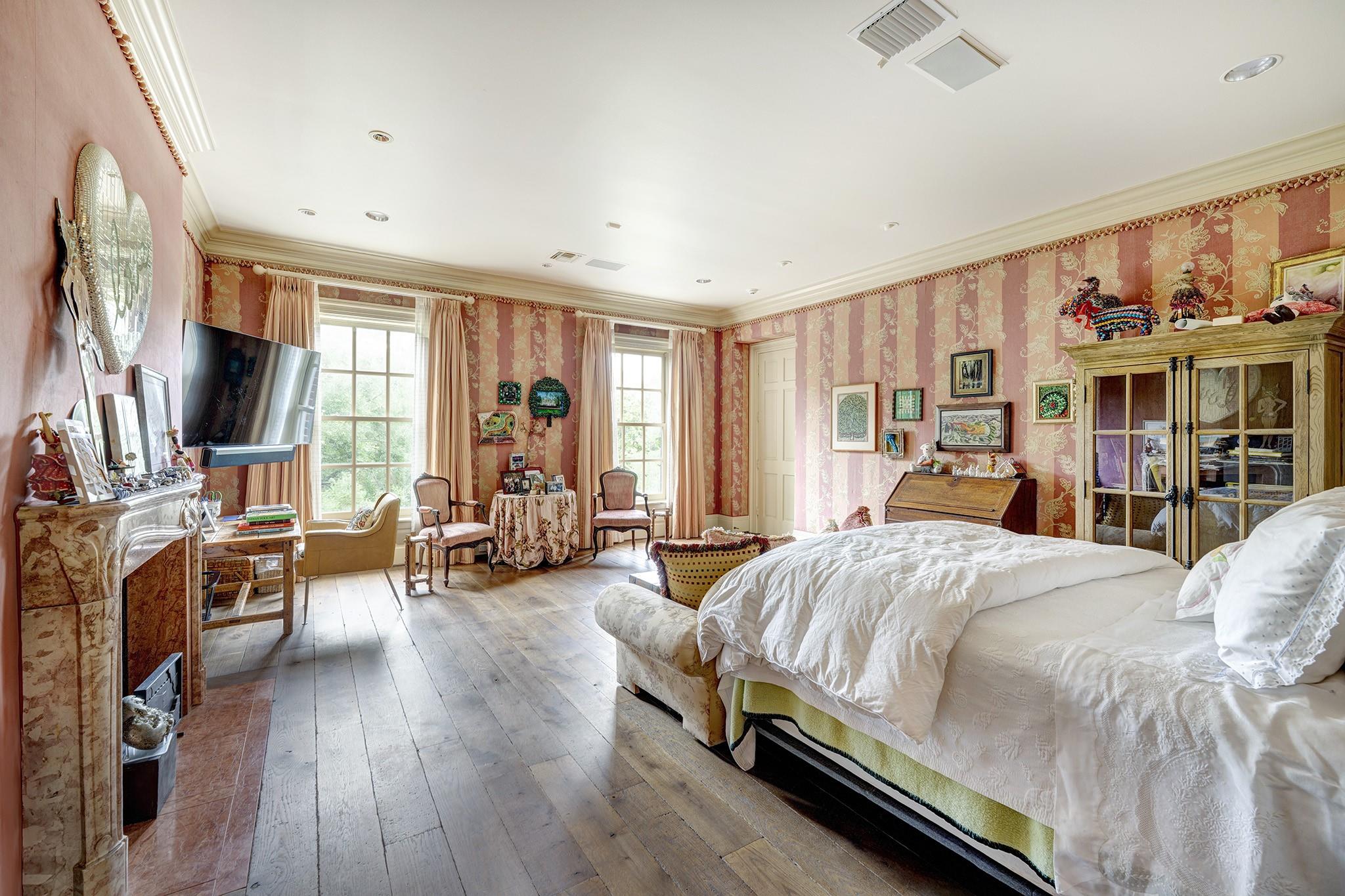 3653 Inverness Drive