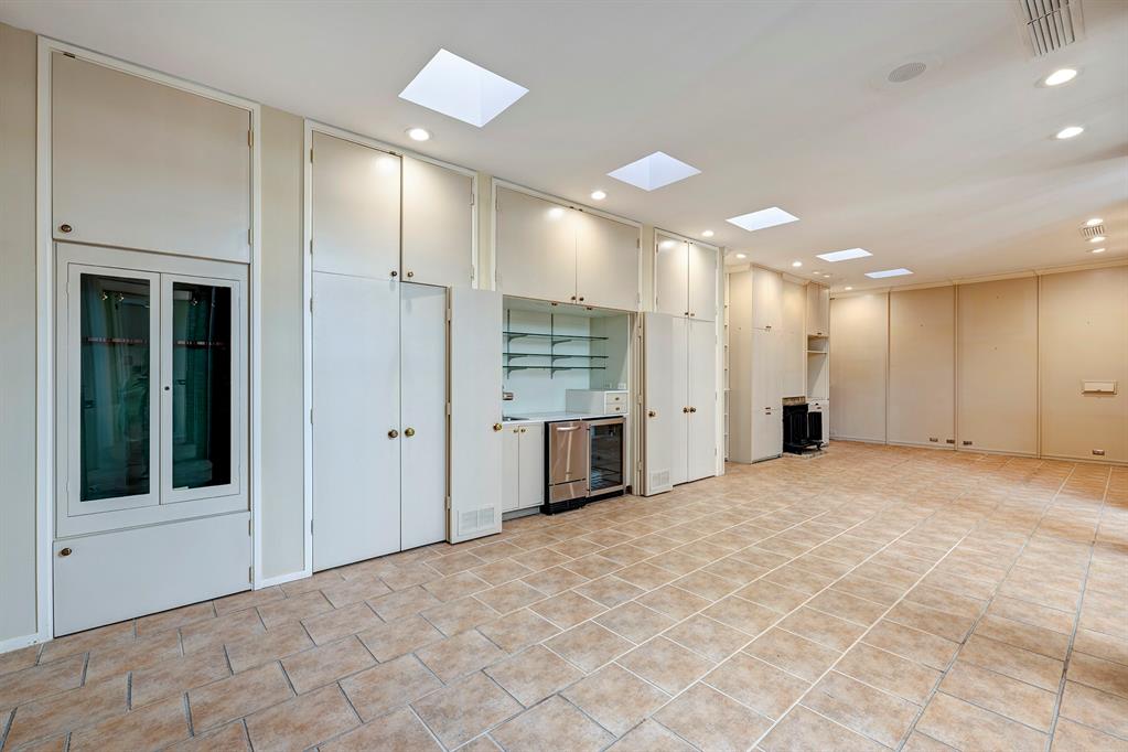 5000 Longmont Drive # 17