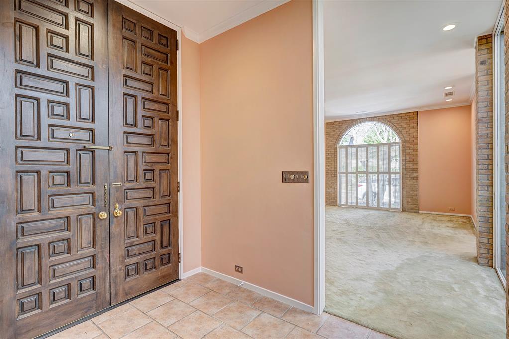 5000 Longmont Drive # 17