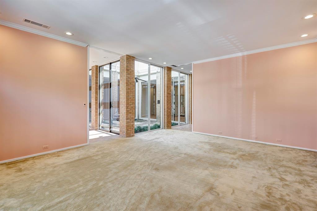 5000 Longmont Drive # 17