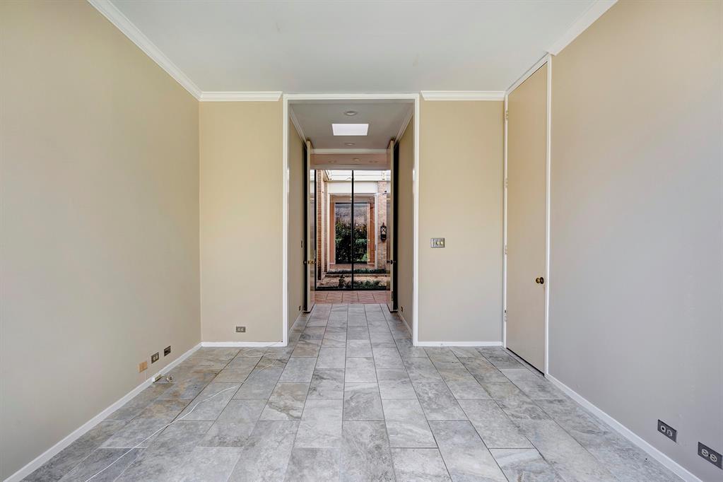 5000 Longmont Drive # 17