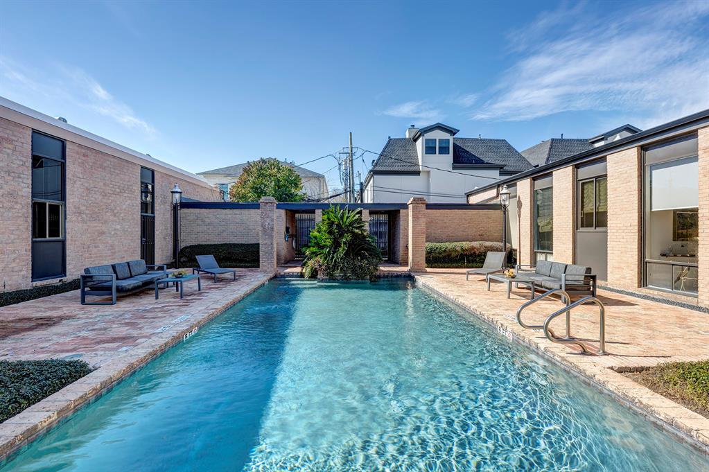 5000 Longmont Drive # 17