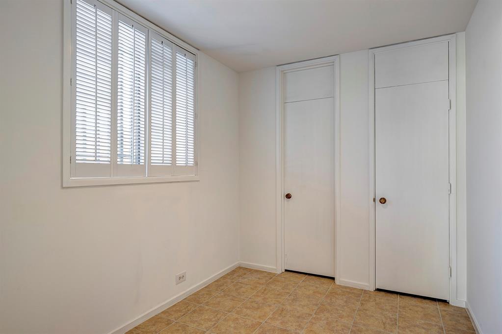 5000 Longmont Drive # 17
