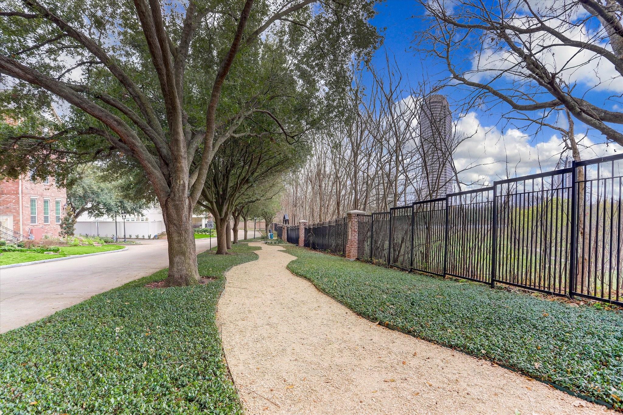 3339 Green Tree Park