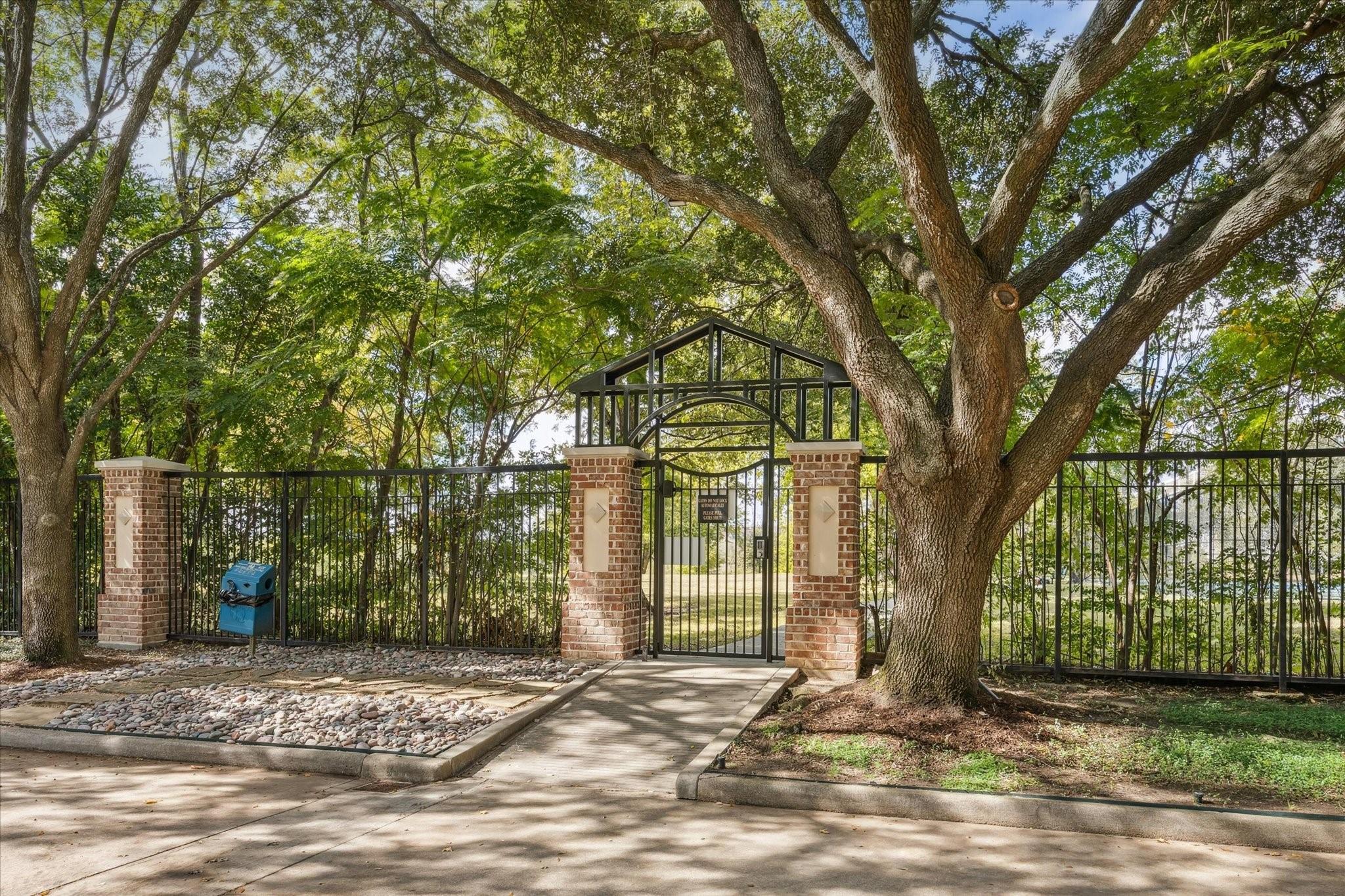 3339 Green Tree Park