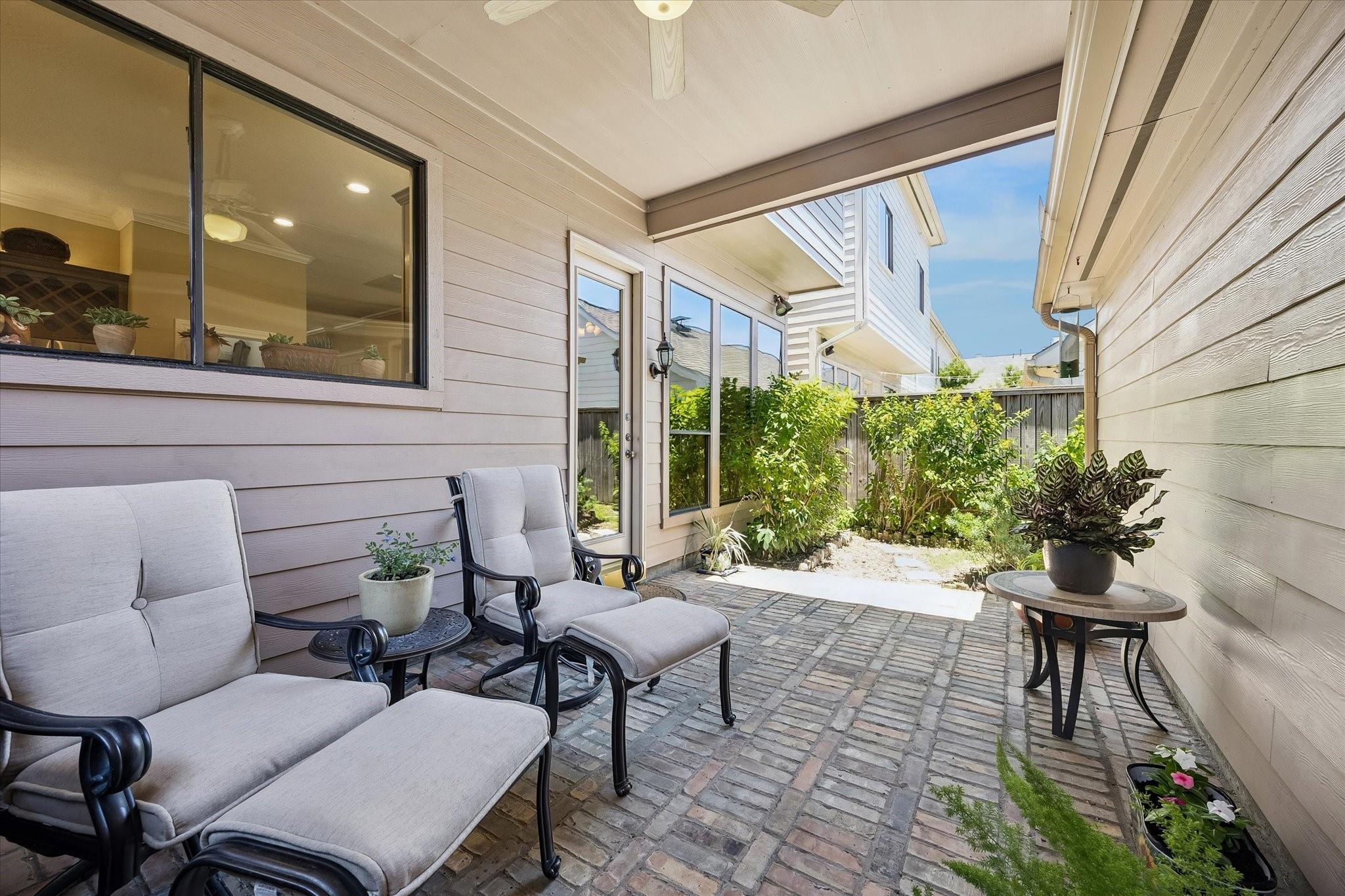 3339 Green Tree Park
