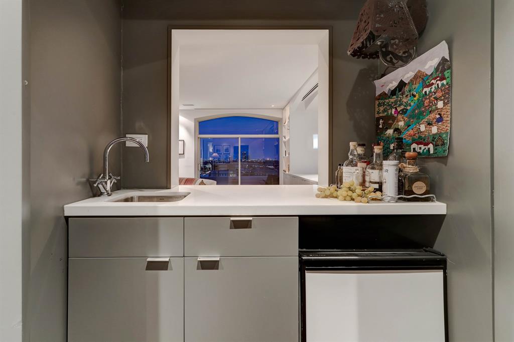 2701 Westheimer Road Unit: PHE