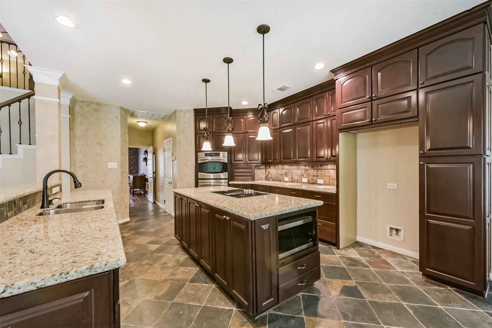 16910 Cottonwood Way