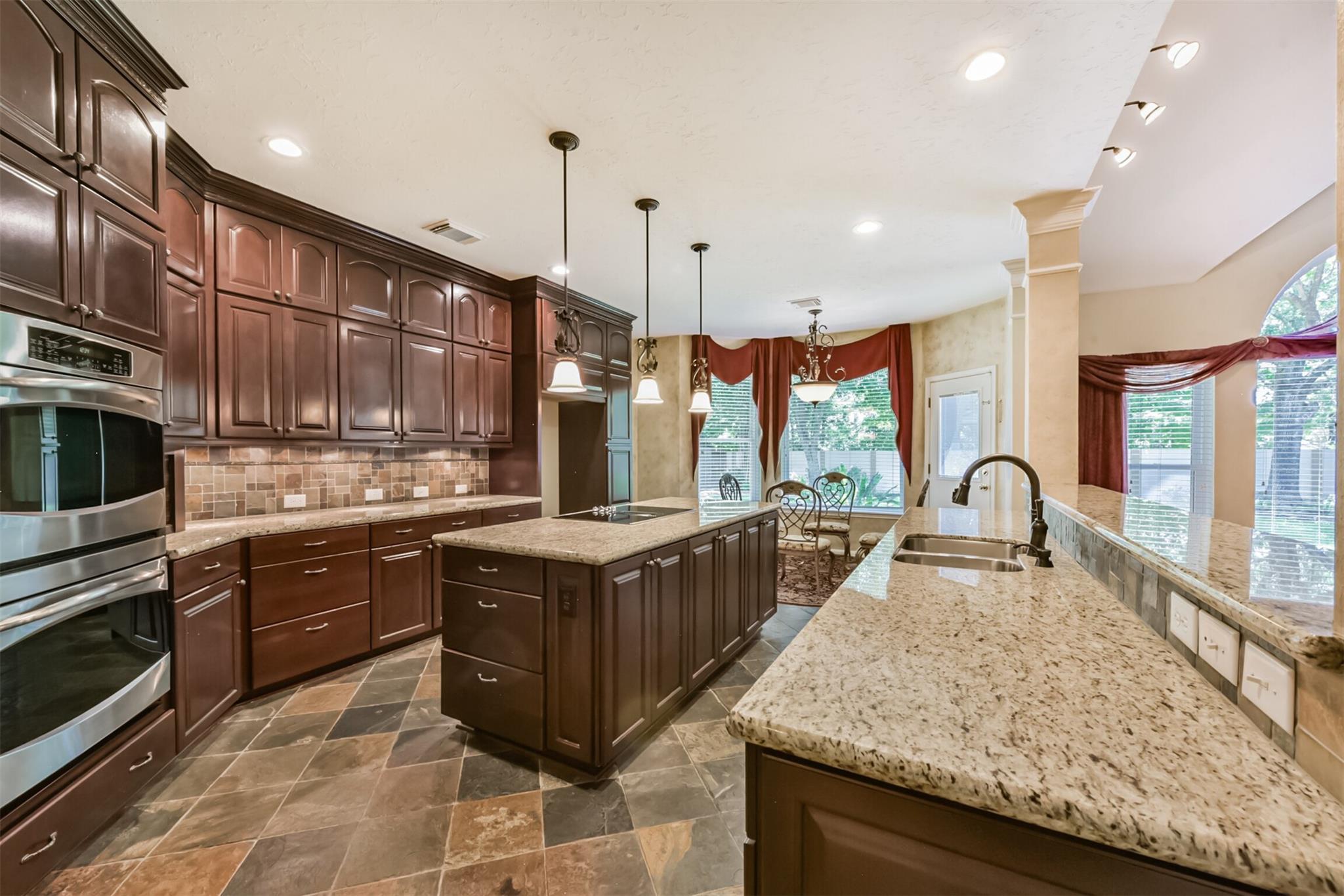 16910 Cottonwood Way