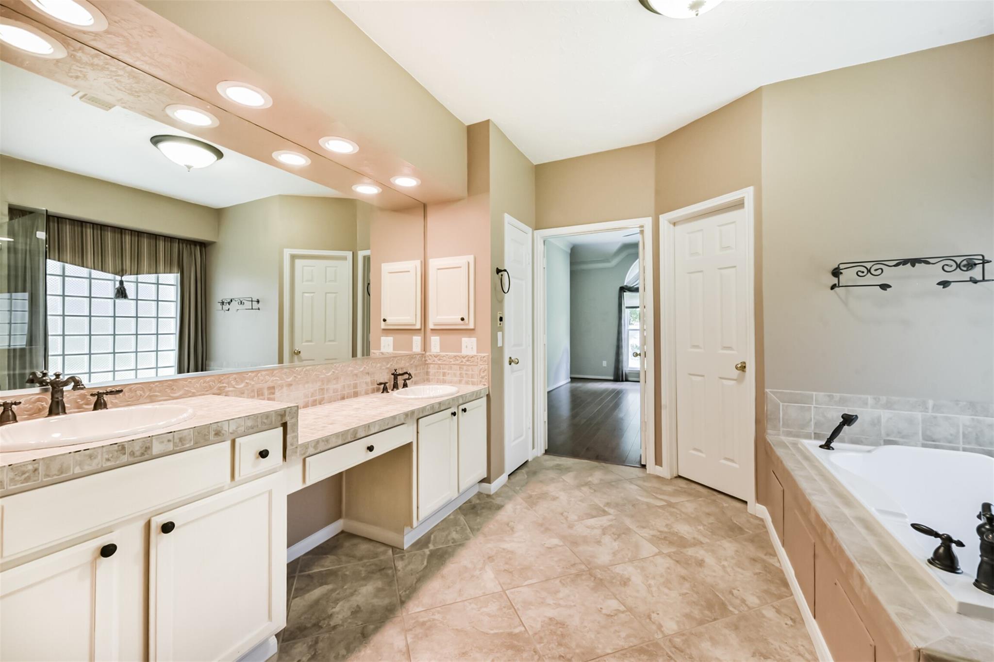 16910 Cottonwood Way