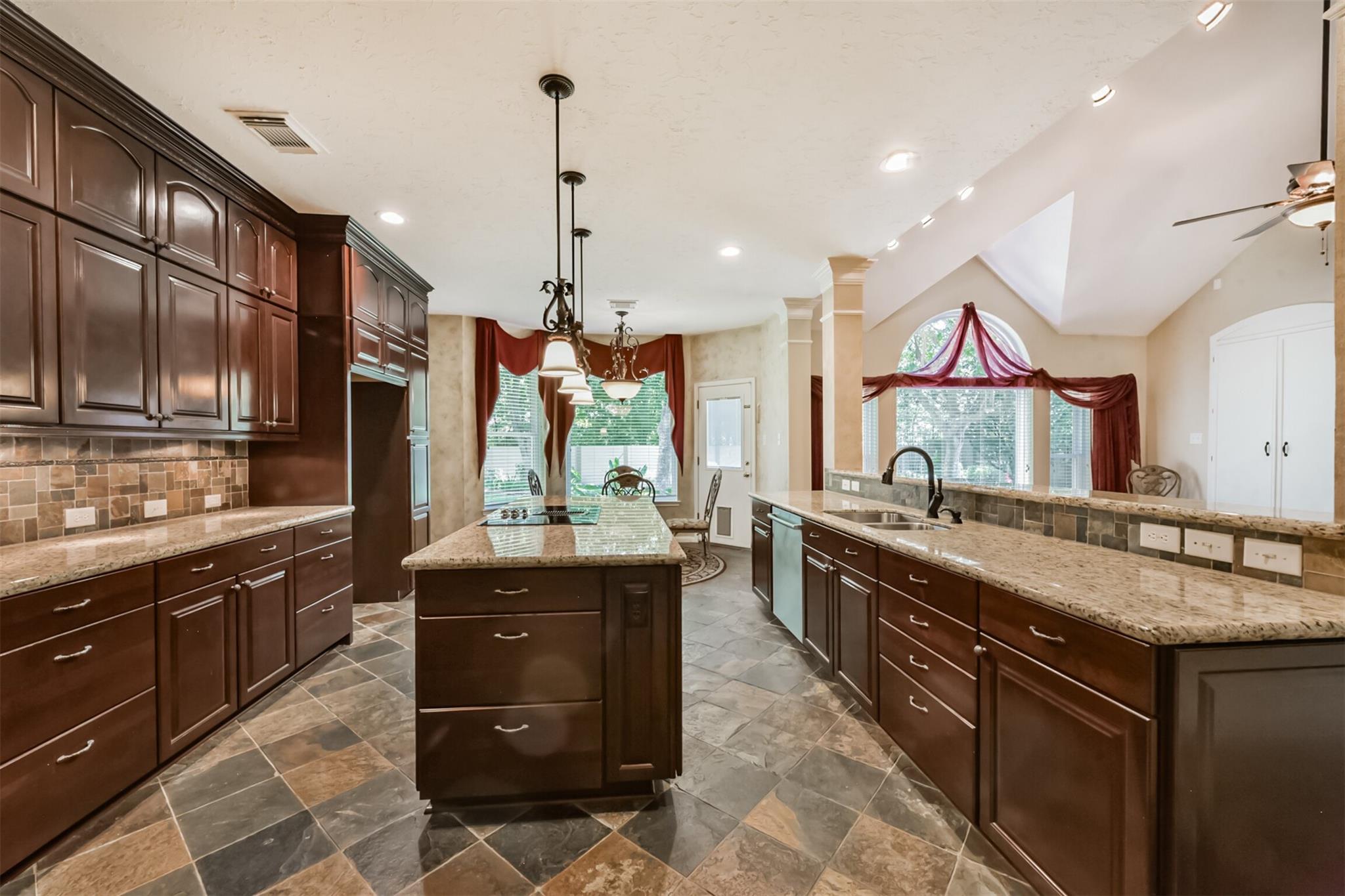 16910 Cottonwood Way