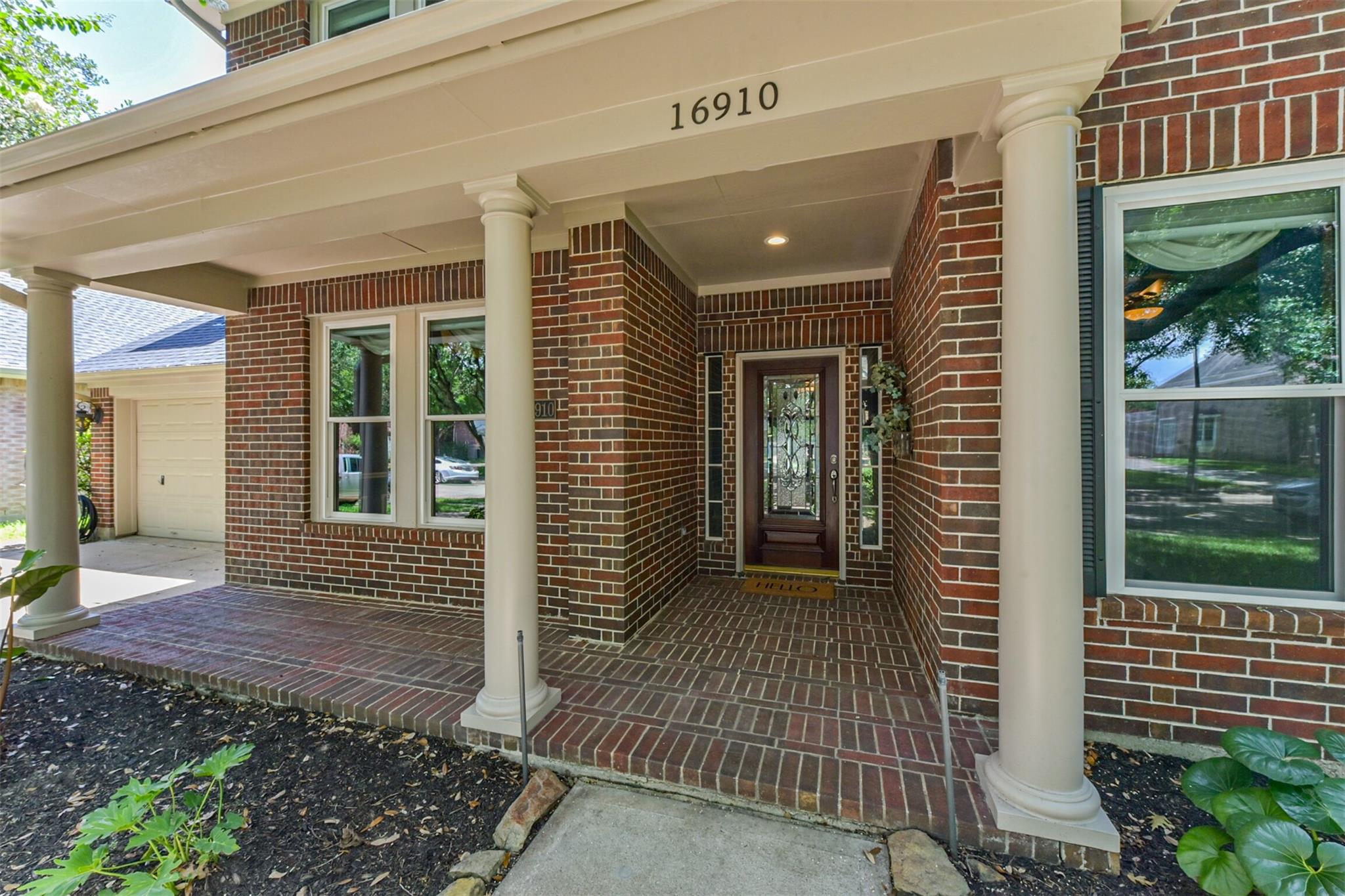 16910 Cottonwood Way