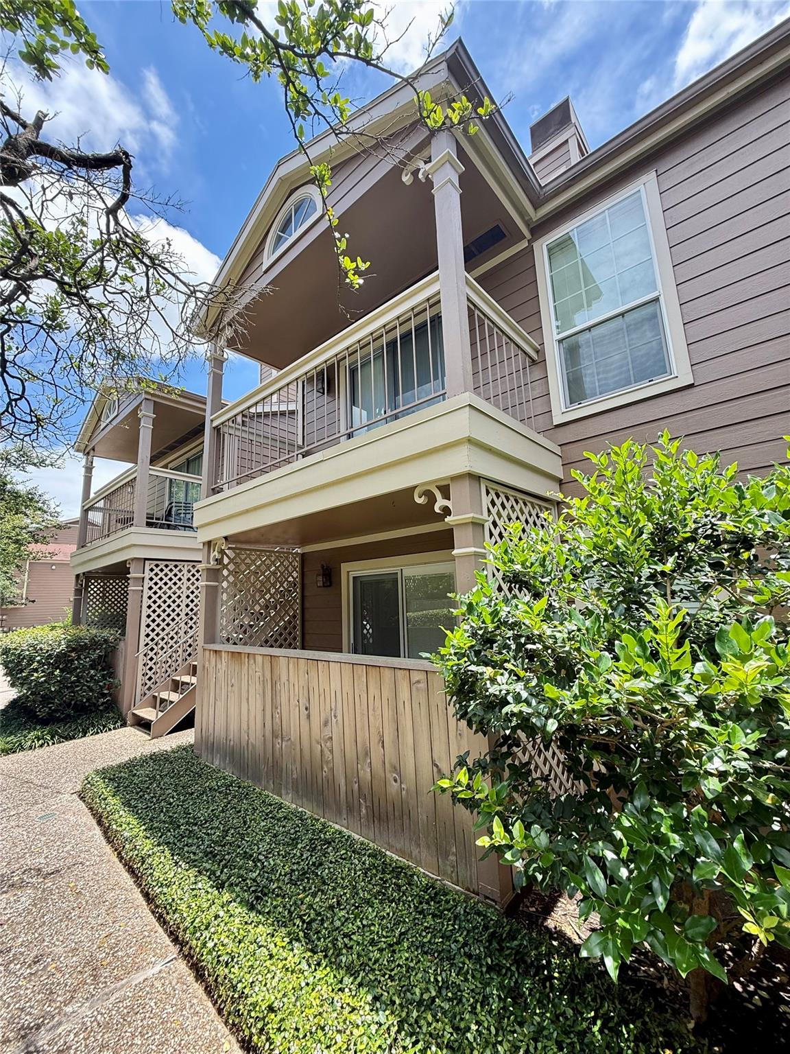 1880 White Oak Drive # 141