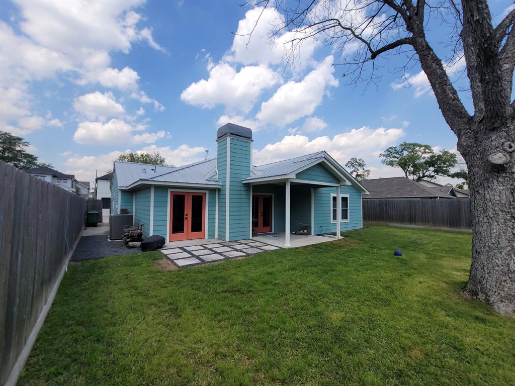 1725 Woodcrest Drive
