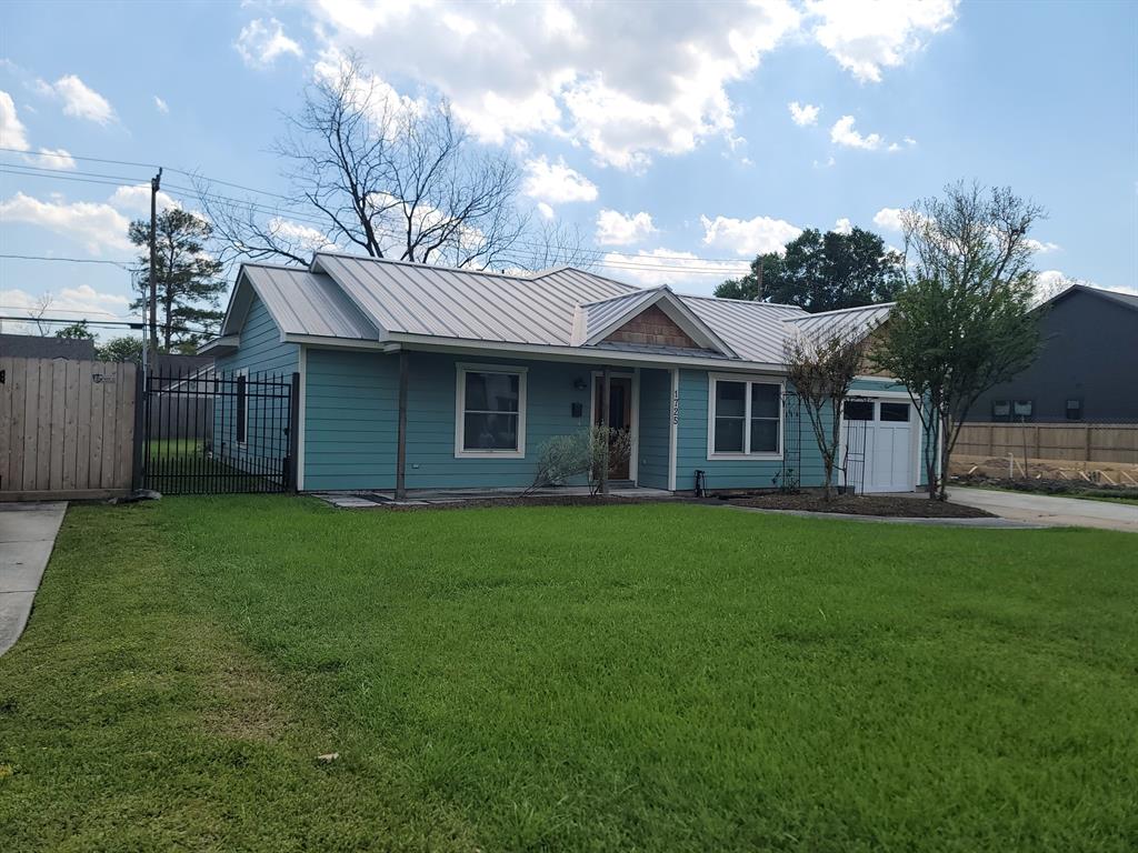 1725 Woodcrest Drive