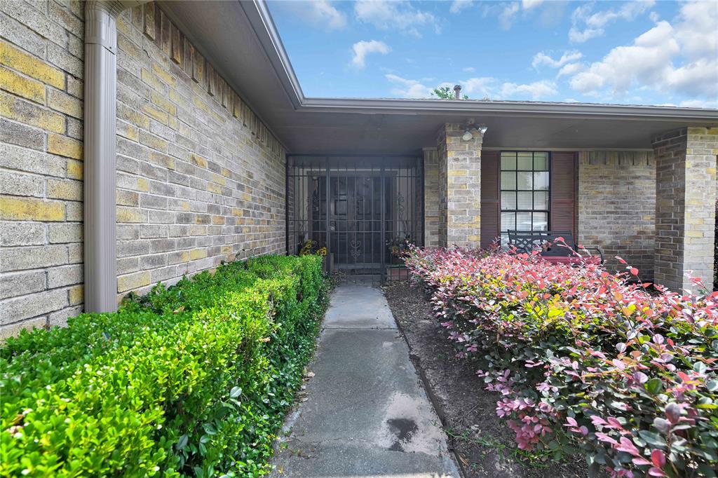8826 Parkcrest Forest Drive