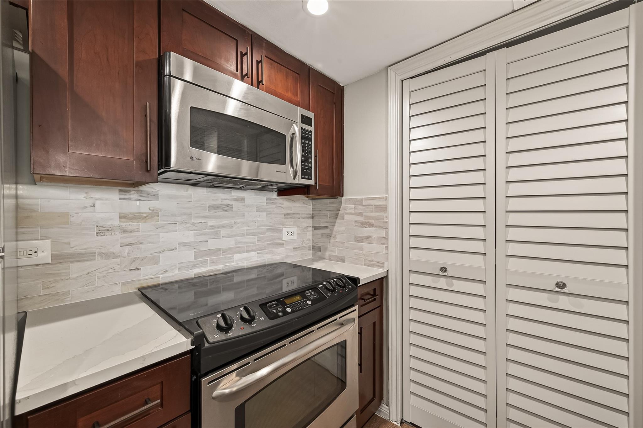 3525 Sage Road # 1705
