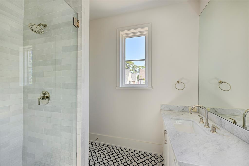 38 E Broad Oaks Drive # B