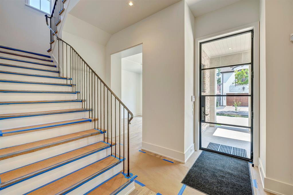 38 E Broad Oaks Drive # B