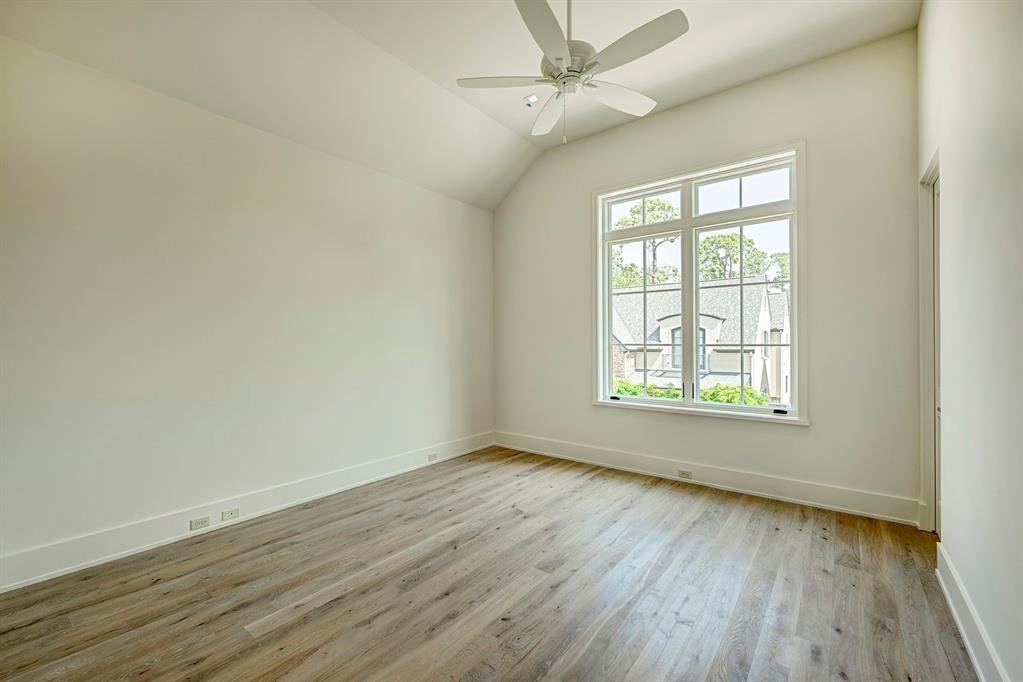 38 E Broad Oaks Drive # B