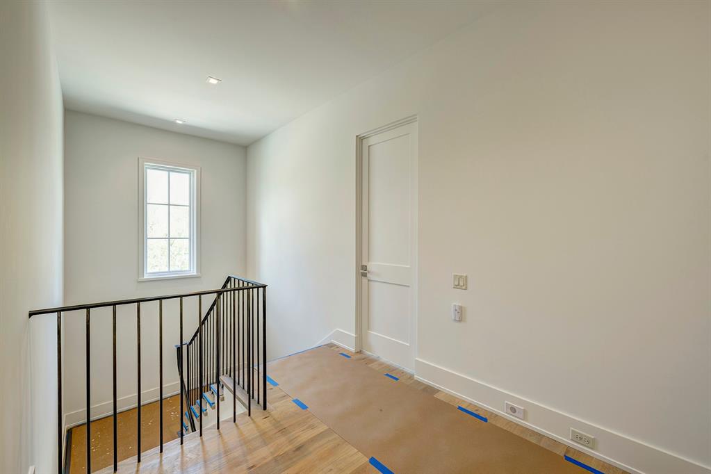 38 E Broad Oaks Drive # B