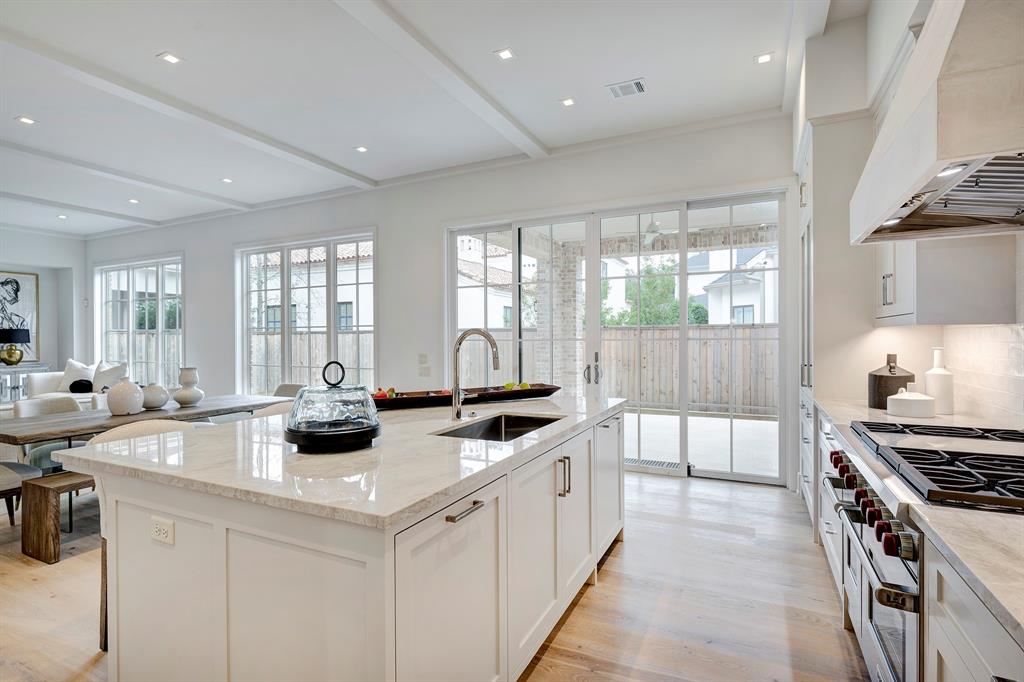 38 E Broad Oaks Drive # B