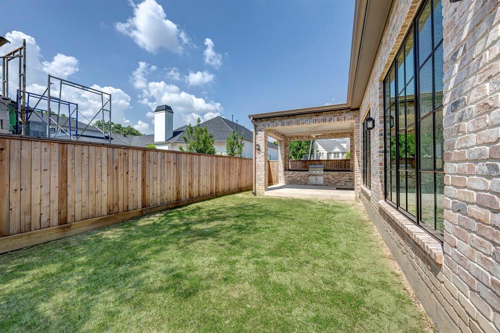 38 E Broad Oaks Drive # B