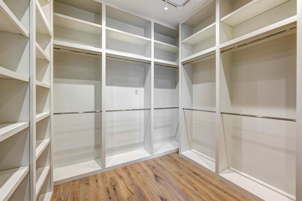 38 E Broad Oaks Drive # B
