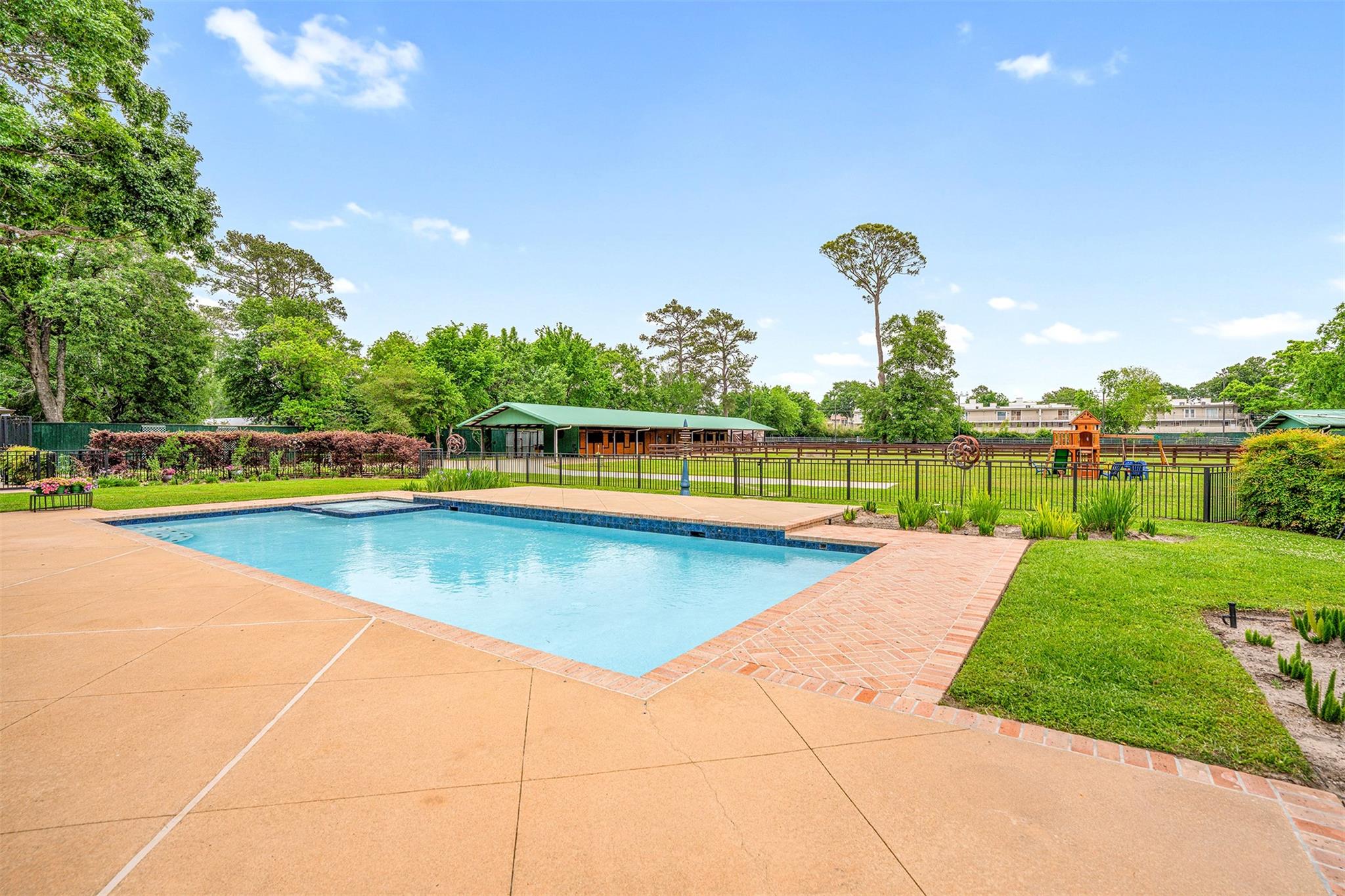12 E Rivercrest Drive