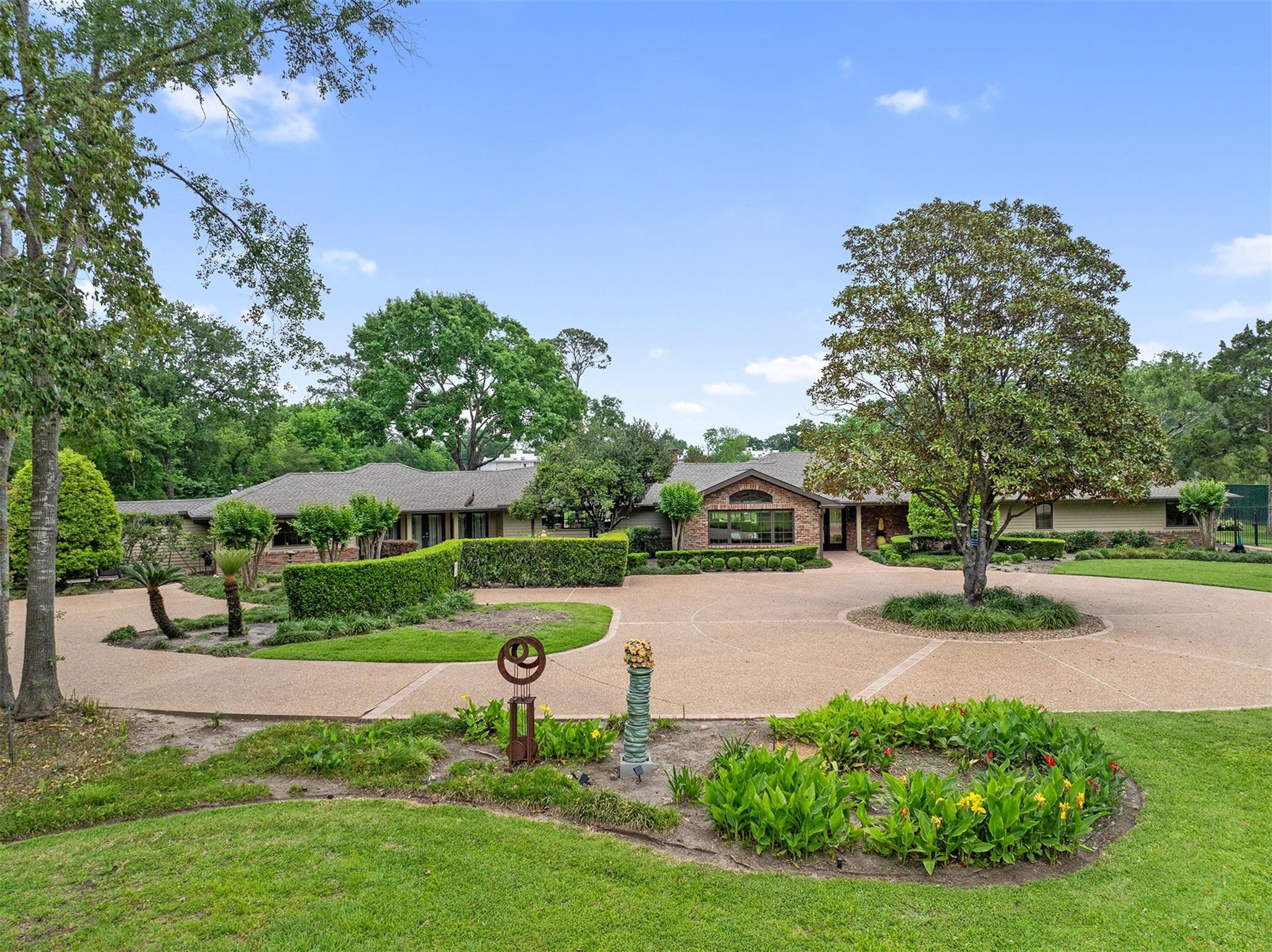 12 E Rivercrest Drive