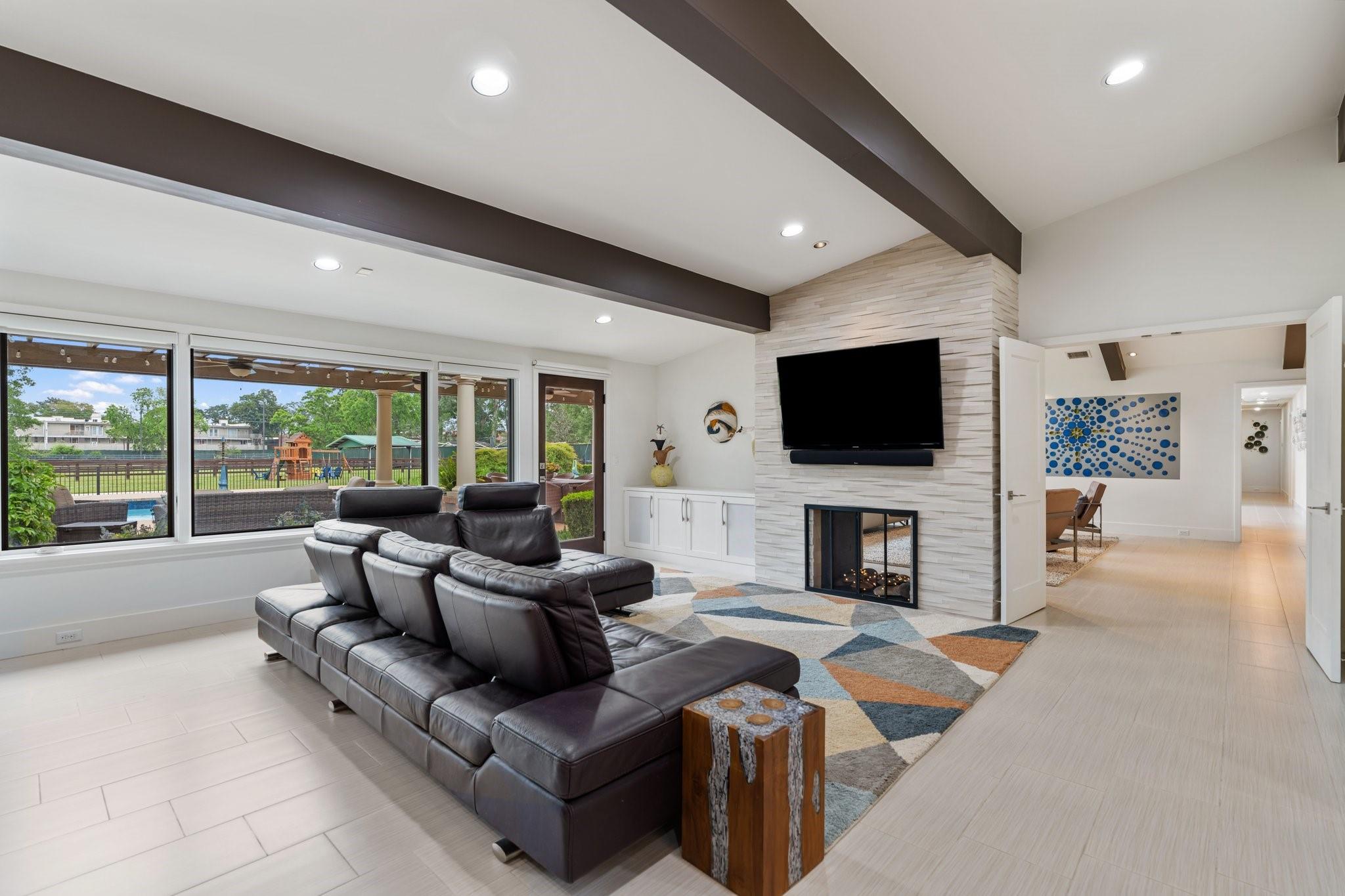 12 E Rivercrest Drive